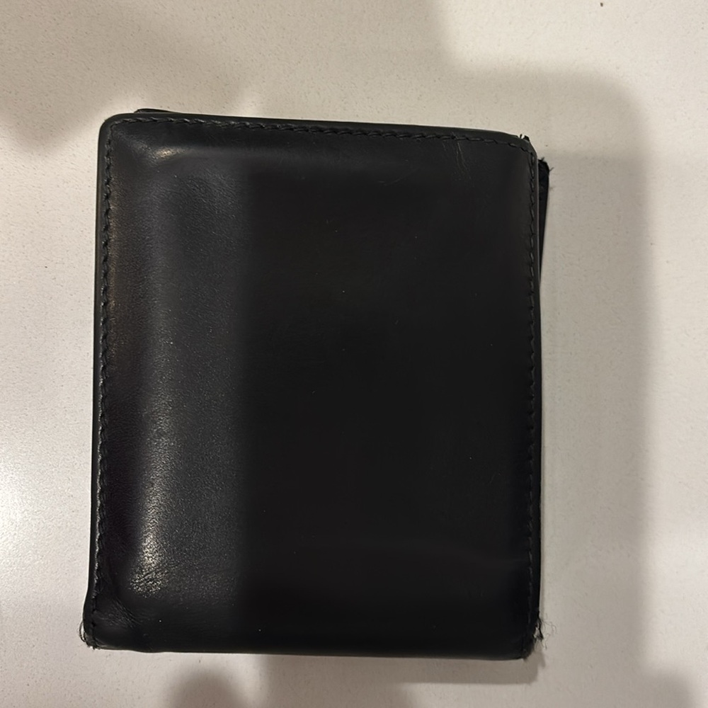 Gucci black bi fold wallet - Picture 3 of 3